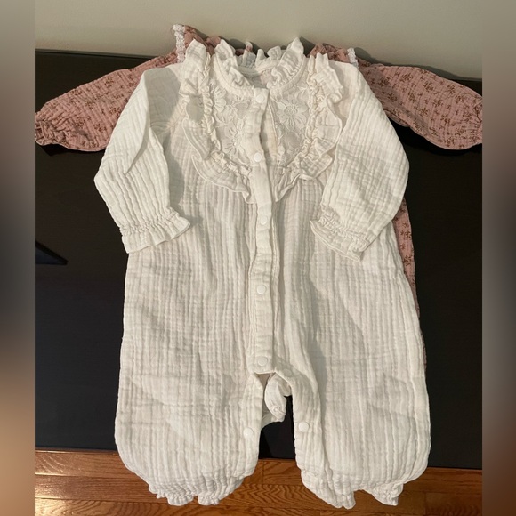 2 jumpsuits 9M - Picture 2 of 4